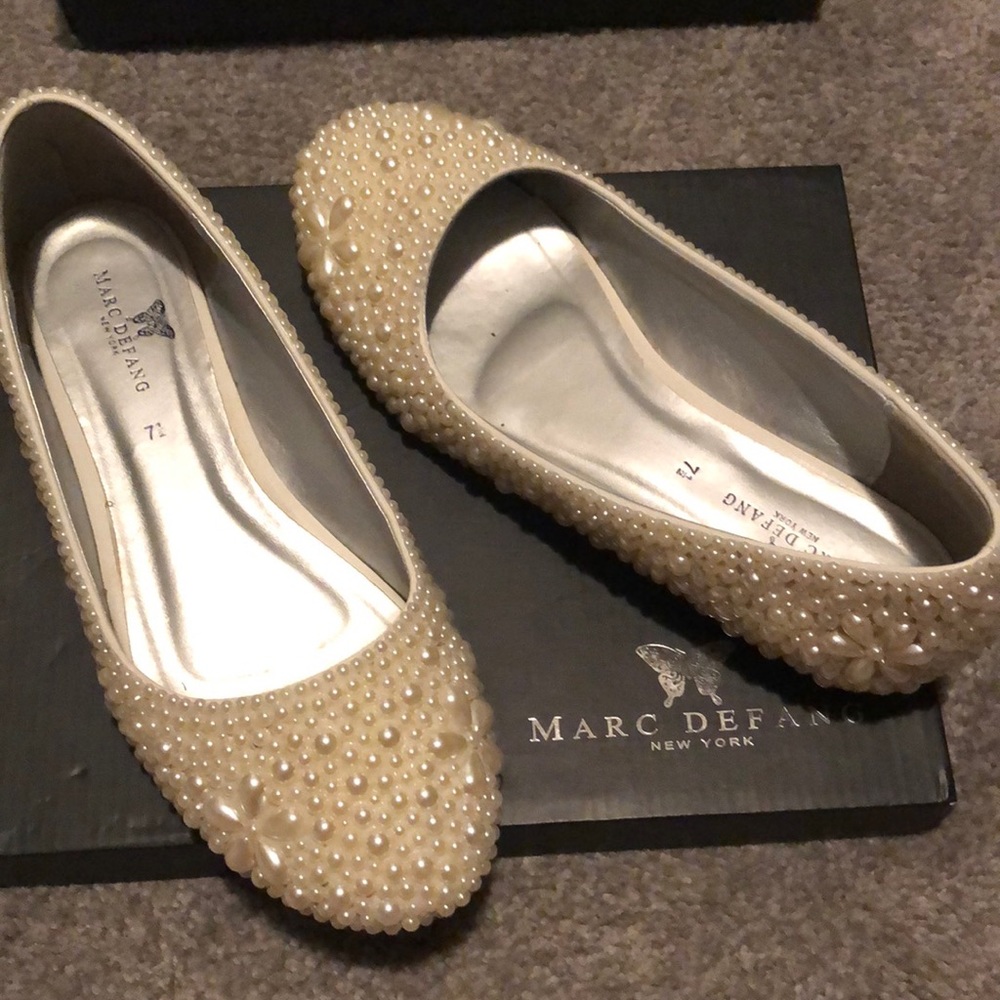Marc Defang Regina Pearl Bridal Flats Size 7.5